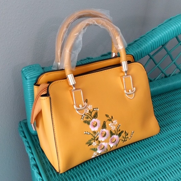🆕 Ladies Yellow Embroidered Purse - Picture 4 of 10